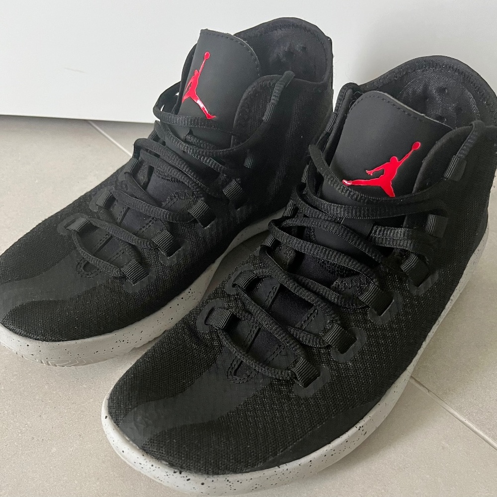Air Jordan Reveal - Black Infrared